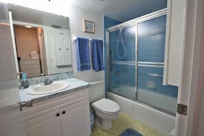 Shower, hair dryer - Island House Beach Club #4A - Beachfront Condo (Fort Myers Beach)