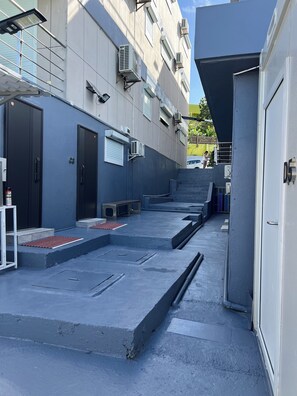 Property grounds - Seafront Studio C4 (Simpson Bay)