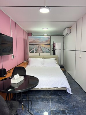 1 bedroom, WiFi, bed sheets
