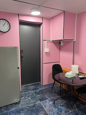 Dining - Seafront Studio C4 (Simpson Bay)