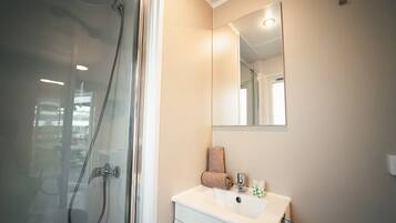 Bungalow | Bathroom