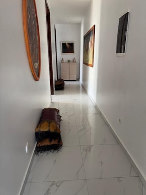 Comfort apartman, 2 hálószobával, légkondicionálás, kilátással a tengerre | Nappalirész