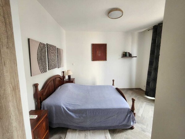 Comfort apartman, 2 hálószobával, konyha, kilátással az óceánra | Sötétítőfüggöny, vasaló/vasalódeszka és ingyenes wifi