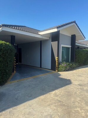 Exterior - M-Resort pathumthani (Lat Lum Kaeo)