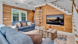 Smart TV - **VOGUE VILLA @ OLD TOWN** Fully Renovated Home & Pool + LAST KEY SERVICES... (Key West)