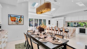 Dining - **VOGUE VILLA @ OLD TOWN** Fully Renovated Home & Pool + LAST KEY SERVICES... (Key West)