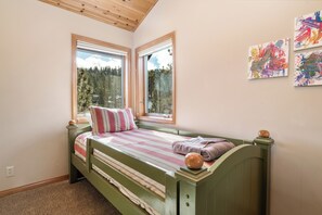 Signature-Haus, 5 Schlafzimmer, Whirlpool, Seeblick | Individuell dekoriert, individuell eingerichtet