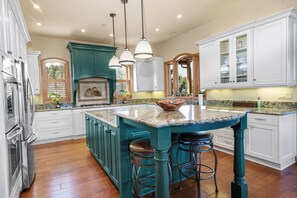 Signature-Haus, 5 Schlafzimmer, Whirlpool, Seeblick | Eigene Küche | Kühlschrank, Mikrowelle, Ofen, Herdplatte