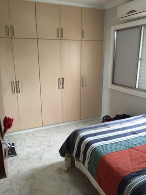 Free WiFi - Cobertura com banheira aquecida  (Jardim Las Palmas Guarujá)