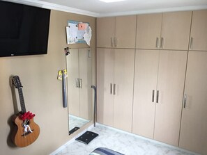 Free WiFi - Cobertura com banheira aquecida  (Jardim Las Palmas Guarujá)