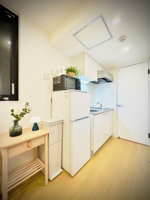 Refrigerador, microondas
