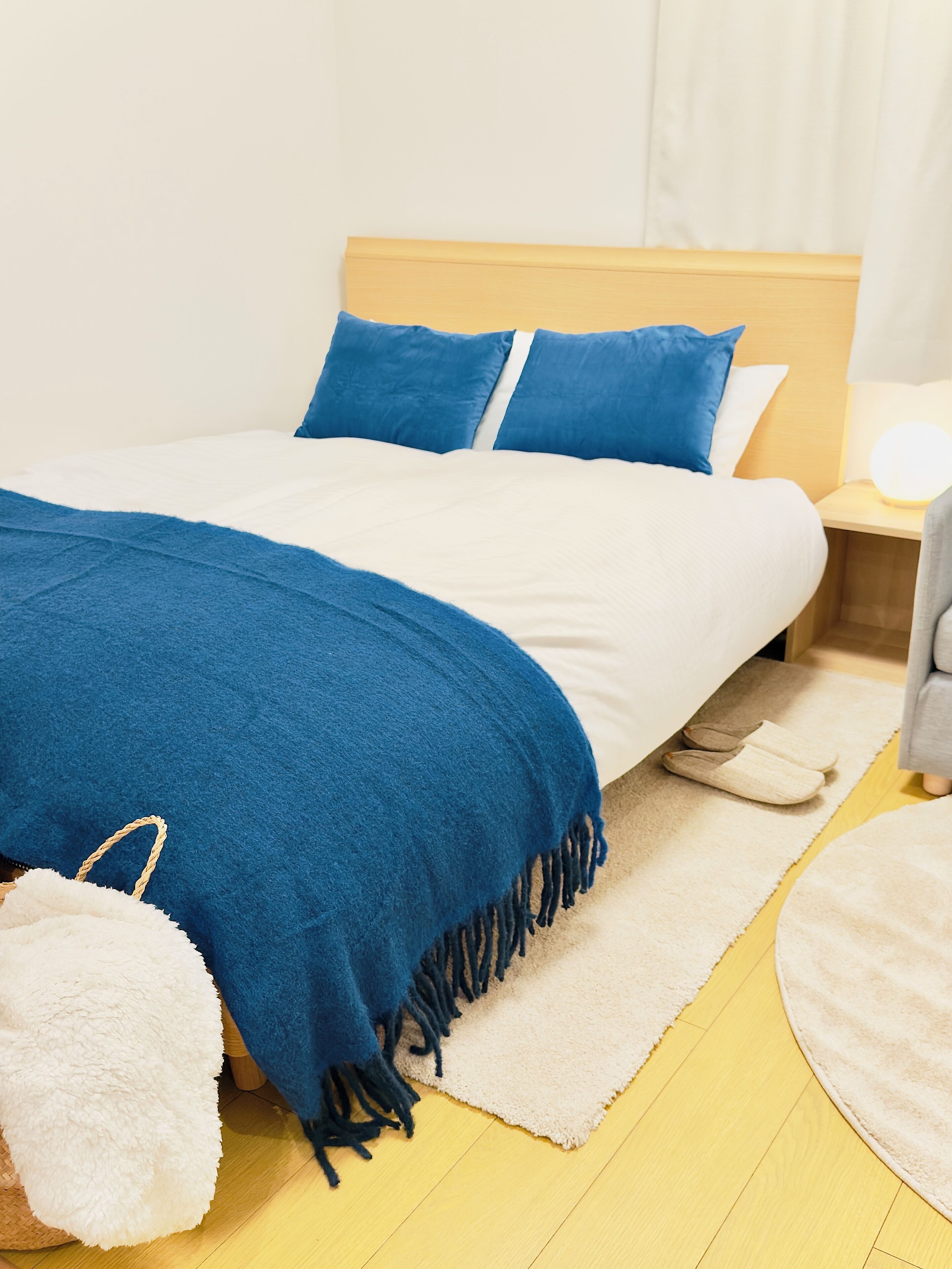 Free WiFi, bed sheets