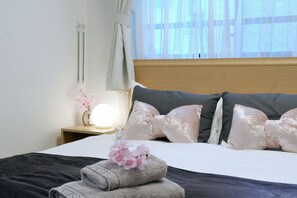 Quarto casal luxo | Wi-Fi de cortesia, roupa de cama