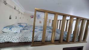 1 slaapkamer, een strijkplank/strijkijzer, wifi, beddengoed