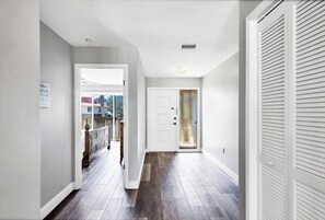 Interior - Whitney Beach 185 by FVC (Longboat Key)