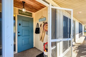 Property grounds - Whitney Beach 185 by FVC (Longboat Key)
