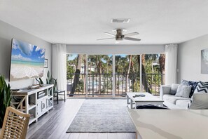 Smart TV - Whitney Beach 185 by FVC (Longboat Key)