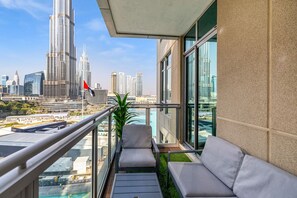Property grounds - Durrani Homes - Minimal Luxe 3BR with Burj Khalifa and fountain view (Dubai)
