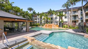 Apartment | Pool | Outdoor pool