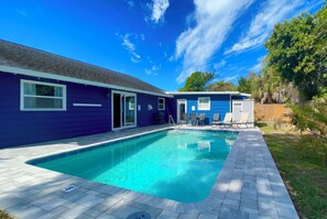 Outdoor pool, a heated pool - Peaceful Oasis with Pool near Downtown and Beaches (Sarasota)