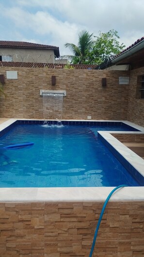 Pool - Vacation home in Guarujá. (Guarujá)