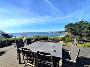 Outdoor dining - Beachfront house in Trébeurden with garden and terrace (Trébeurden)