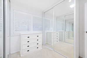 Căn hộ | 4 phòng ngủ, bộ trải giường 