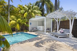 Apartment | Pool | Outdoor pool - Spacious 4-bed Home Near Avalon Beach (Sydney)