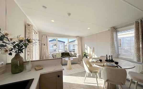 Chalet | Living room - Chalet in Hollum Near the Beach (Hollum)