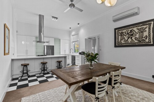 Heritage Bluestone Home Near Scotch College