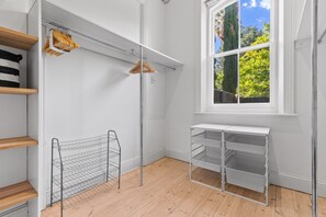 Apartment | Interior - Heritage Bluestone Home Near Scotch College (Adelaide)