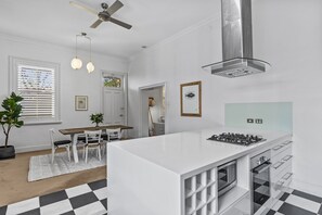 Apartment | Private kitchen - Heritage Bluestone Home Near Scotch College (Adelaide)