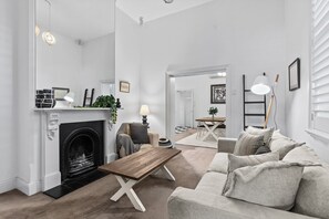 Apartment | Living room - Heritage Bluestone Home Near Scotch College (Adelaide)