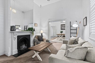 Heritage Bluestone Home Near Scotch College