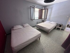 2 bedrooms - Spacious 3-room apartment, terrace and private parking, sleeps 7 (Le Grau-du-Roi)