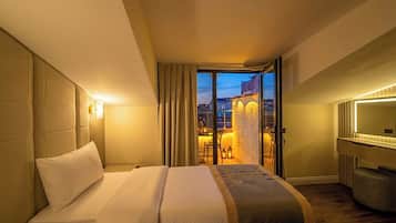 Deluxe-værelse med dobbeltseng eller 2 enkeltsenge - ryger - byudsigt | Pengeskab på værelset, gratis Wi-Fi