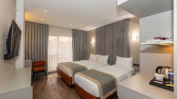 Comfort Double or Twin Room | In-room safe, desk, free WiFi