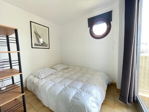 Room - Bright T2 with AC, 500m from the beach (Sète)