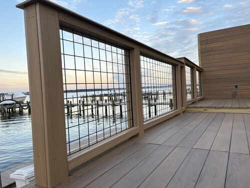 7-bed, 5 bath house with gaming, hot tub & pool overlooking Kettle Creek Bay NJ