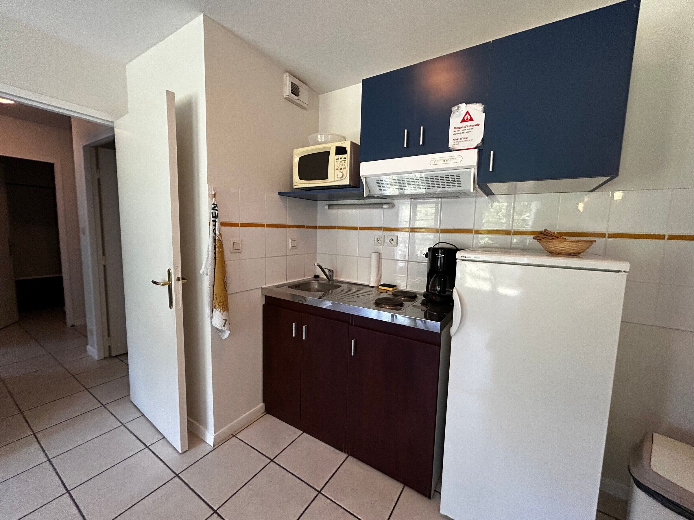 電子レンジ、オーブン、コンロ、食器洗い機