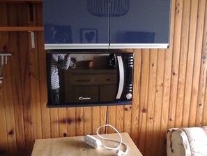 Interior - Modern studio for 4 with WIFI, lake view and parking in Super Besse (Besse-et-Saint-Anastaise-Super Besse)