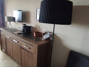 Interior - Modern studio for 4 with WIFI, lake view and parking in Super Besse (Besse-et-Saint-Anastaise-Super Besse)