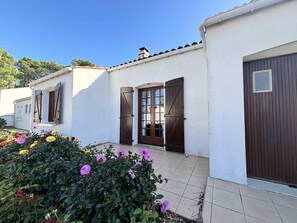 Exterior detail - Individual house near beach, pet-friendly with garden (La Tranche-sur-Mer)