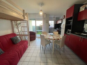 TV - Renovated T2 apartment, 5 people, pets allowed, Port Crouesty (Arzon)