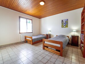 6 bedrooms, free WiFi