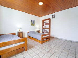 6 bedrooms, free WiFi