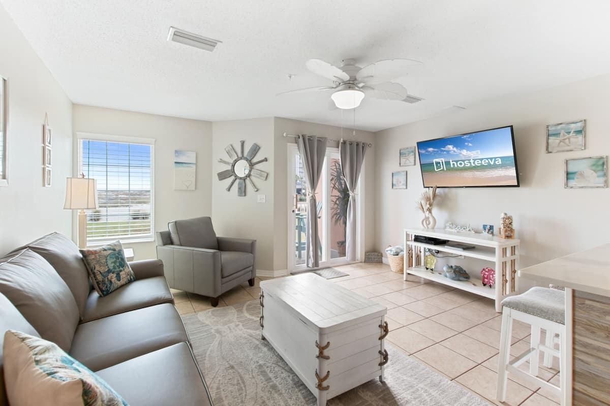 Family Condo, Balcony | Living room