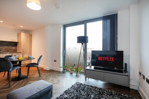 TV - Apartment Near Notts County FC | Free Parking|WIFI - Pass the Keys (Nottingham)