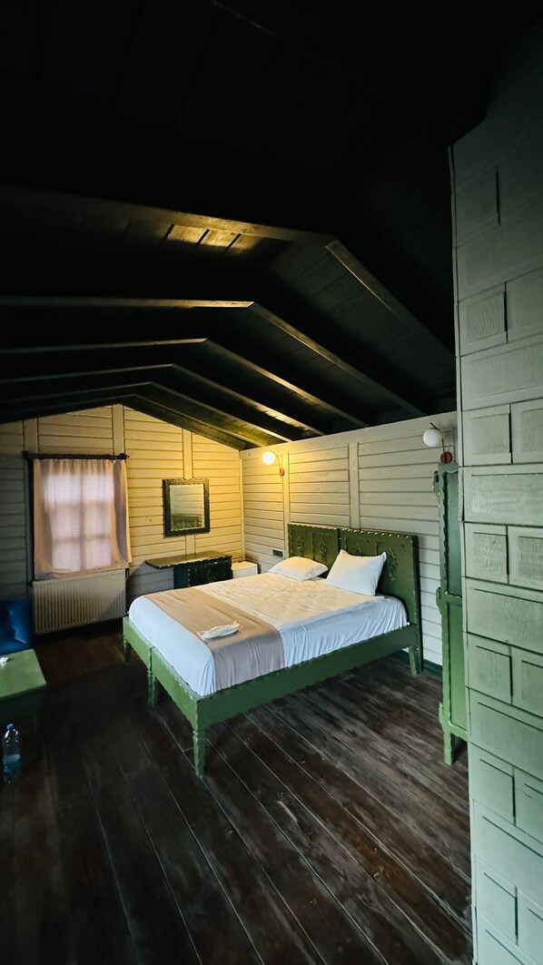 Desk, laptop workspace, blackout curtains, free WiFi - yukarı mahalle (Avanos)