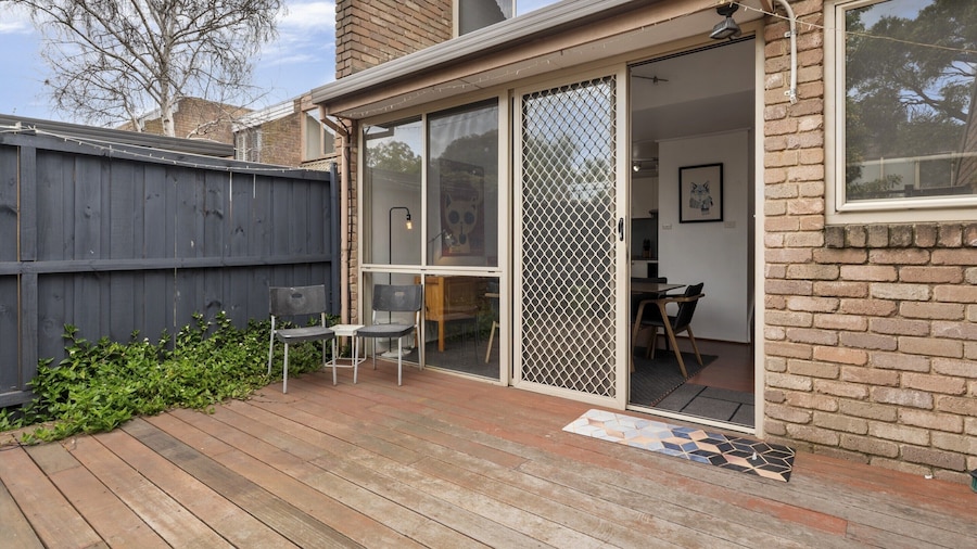 Spacious 3-bed Townhouse With Courtyard